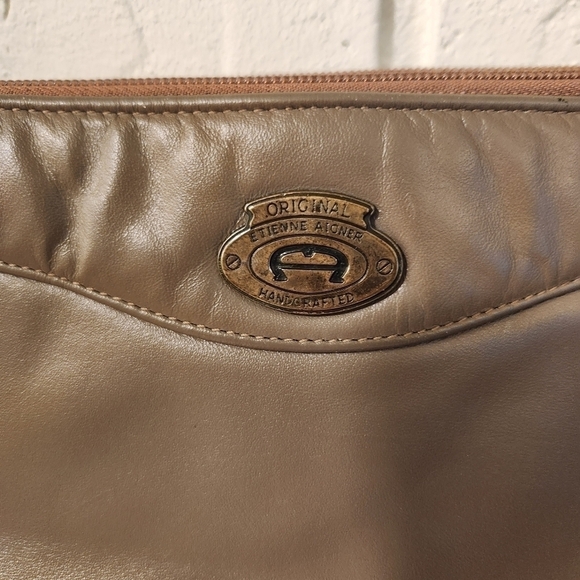 Etienne Aigner Brown Vintage Bag with Adjustable Strap and Zipper Closure - Picture 3 of 15